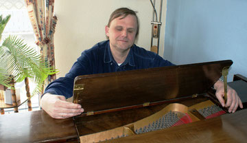 Roland Müller, Klavierstimmer